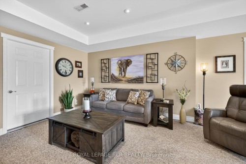 6128 Eighth Line, Erin, ON - Indoor Photo Showing Living Room