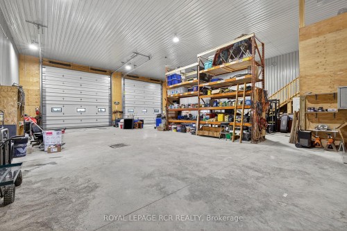 6128 Eighth Line, Erin, ON - Indoor Photo Showing Garage
