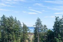 416-747 Old Place Rd  Central Saanich, BC V8M 0C3