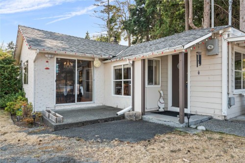 35 Bowser Rd, Bowser, BC 