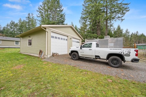 1888 Bates Rd, Courtenay, BC 