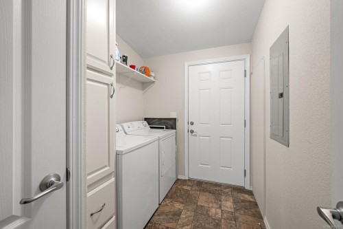 1888 Bates Rd, Courtenay, BC 