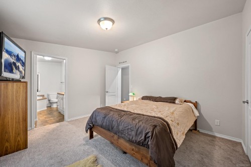 1888 Bates Rd, Courtenay, BC 