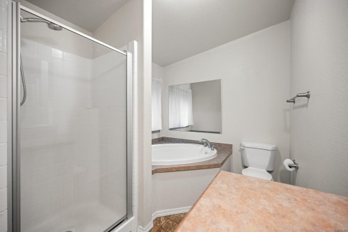 1888 Bates Rd, Courtenay, BC 