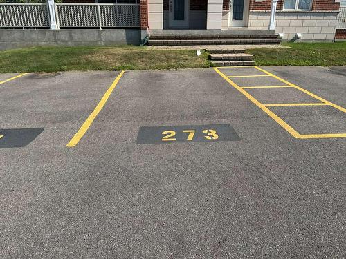 Parking - 273 Rue De Barcelone, Dollard-Des-Ormeaux, QC - Outdoor