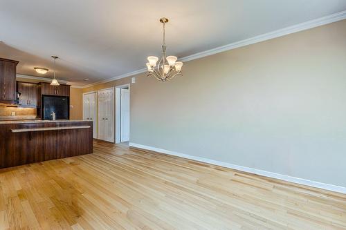 Dining room - 273 Rue De Barcelone, Dollard-Des-Ormeaux, QC - Indoor Photo Showing Kitchen