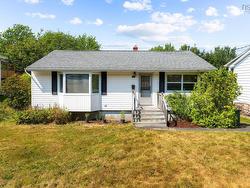 13 Glenmont Avenue  Bedford, NS B4A 1H1