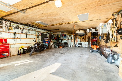 Garage - 523 Ch. De La Rivière-Bergeron, Piopolis, QC - Indoor Photo Showing Garage