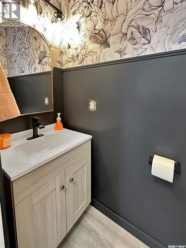 219 4Th Avenue, Whitewood, SK - Indoor Photo Showing Bathroom