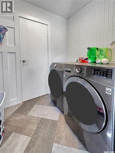 219 4Th Avenue, Whitewood, SK - Indoor Photo Showing Laundry Room