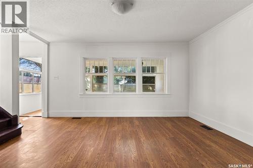 1357 Elphinstone Street, Regina, SK - Indoor