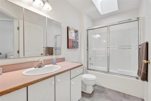 3-3038 Orchard Drive, Keremeos, BC - Indoor Photo Showing Bathroom