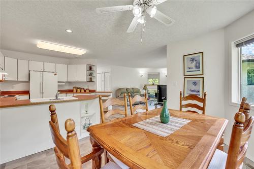 3-3038 Orchard Drive, Keremeos, BC - Indoor