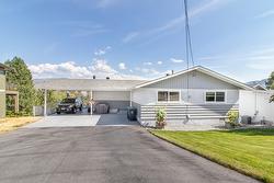6335 Topham Place  Peachland, BC V0H 1X0