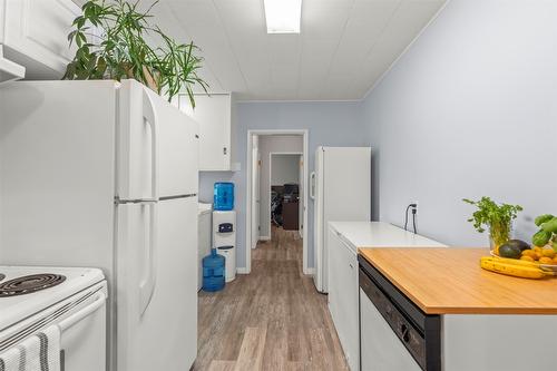 8101 Torrent Drive, Coldstream, BC - Indoor Photo Showing Other Room