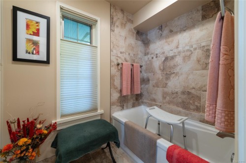 8742 Pender Park Dr, North Saanich, BC 