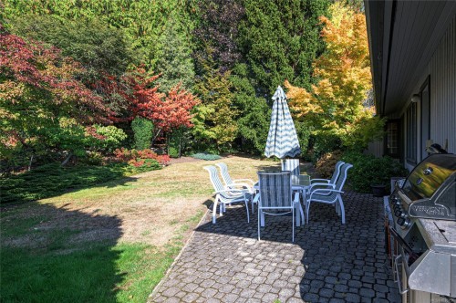 8742 Pender Park Dr, North Saanich, BC 