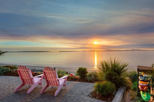 5009 Cordova Bay Rd, Saanich, BC 