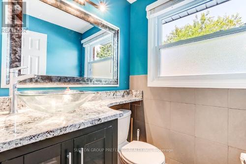 14 Cowan Avenue, London South (South R), ON - Indoor Photo Showing Bathroom