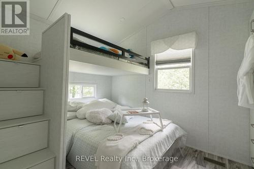 Rl88 - 105 Blue Lake Road, Seguin, ON - Indoor Photo Showing Bedroom