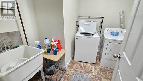 45 Locust Crescent, London South (South X), ON - Indoor Photo Showing Laundry Room