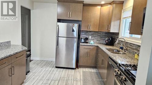 45 Locust Crescent, London South (South X), ON - Indoor Photo Showing Kitchen With Double Sink
