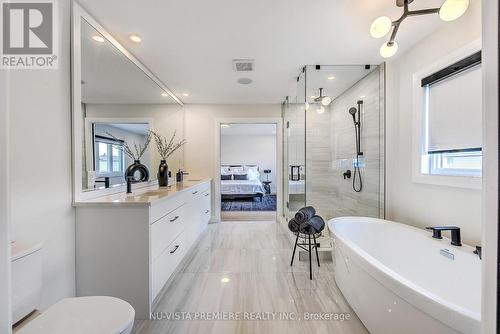 2086 Saddlerock Avenue, London North (North S), ON - Indoor Photo Showing Bathroom