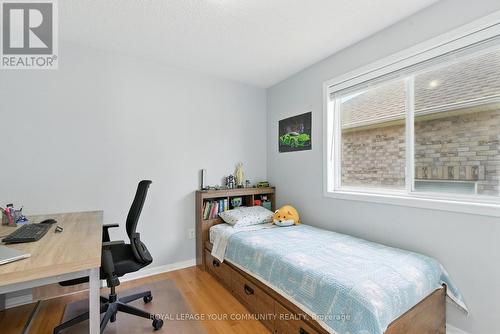 1066 Wickson Way, Milton, ON - Indoor Photo Showing Bedroom