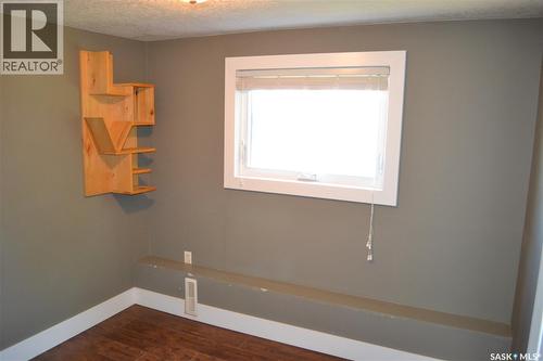 210 6Th Avenue Sw, Eston, SK - Indoor Photo Showing Other Room
