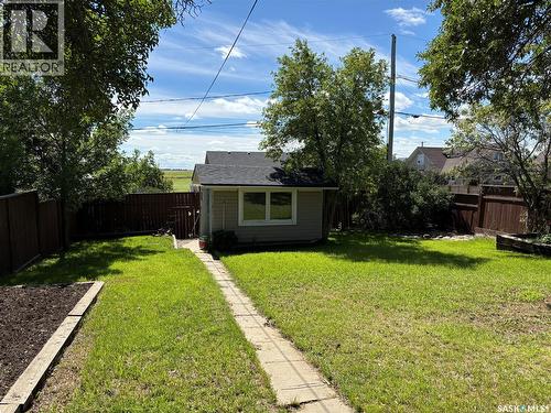 210 6Th Avenue Sw, Eston, SK - Outdoor