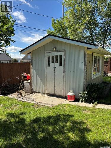 210 6Th Avenue Sw, Eston, SK - Outdoor