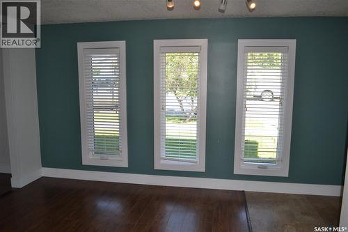 210 6Th Avenue Sw, Eston, SK - Indoor Photo Showing Other Room