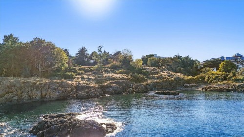 1069/1101 Beach Dr, Oak Bay, BC 