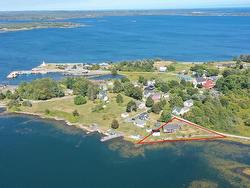 31 Medway Street  Port Medway, NS B0J 2T0