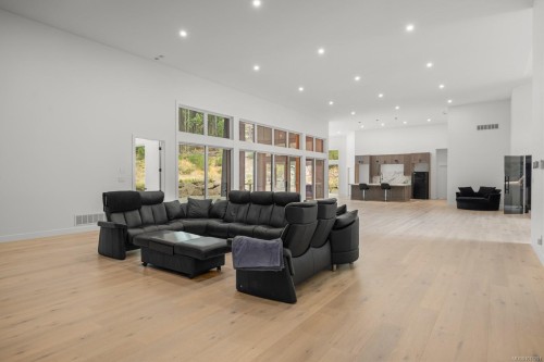 4811 Henry Roethel Rd, Ladysmith, BC 