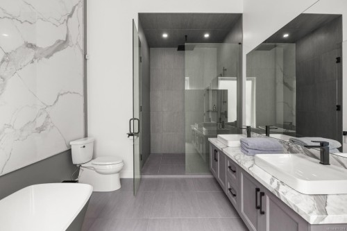 4811 Henry Roethel Rd, Ladysmith, BC 