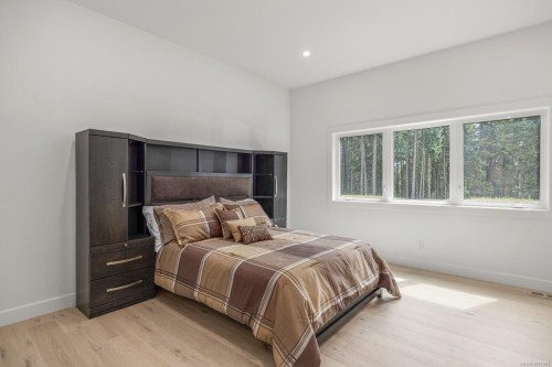 4811 Henry Roethel Rd, Ladysmith, BC 