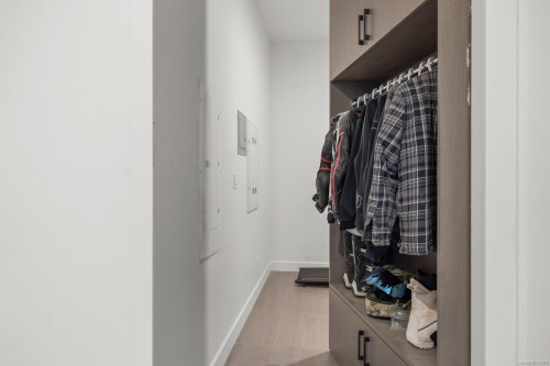 4811 Henry Roethel Rd, Ladysmith, BC 