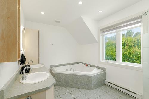 Bathroom - 1018 Rue Marcel, Saint-Jérôme, QC - Indoor Photo Showing Bathroom