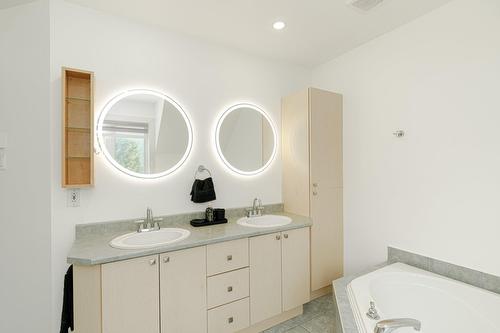 Bathroom - 1018 Rue Marcel, Saint-Jérôme, QC - Indoor Photo Showing Bathroom