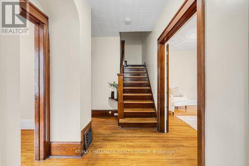 386 First Avenue, Ottawa, ON - Indoor Photo Showing Other Room