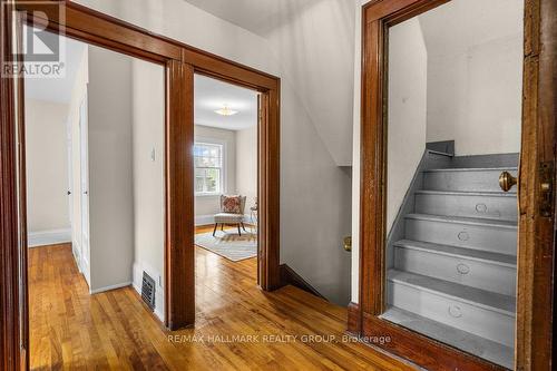 386 First Avenue, Ottawa, ON - Indoor Photo Showing Other Room