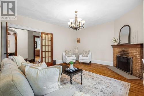 386 First Avenue, Ottawa, ON - Indoor Photo Showing Living Room With Fireplace