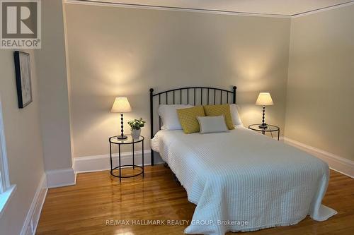 388 First Avenue, Ottawa, ON - Indoor Photo Showing Bedroom
