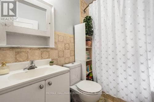 388 First Avenue, Ottawa, ON - Indoor Photo Showing Bathroom