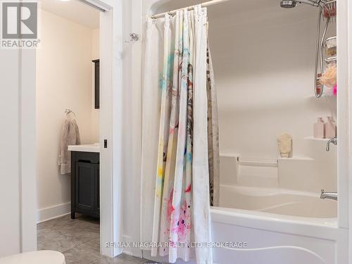 3481 Troup Road, Port Colborne (Bethel), ON - Indoor Photo Showing Bathroom