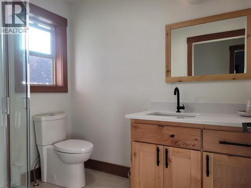 8170 Plotnikoff Road, Grand Forks, BC - Indoor Photo Showing Bathroom