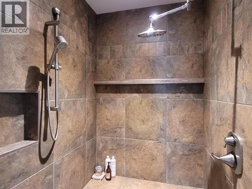 8170 Plotnikoff Road, Grand Forks, BC - Indoor Photo Showing Bathroom