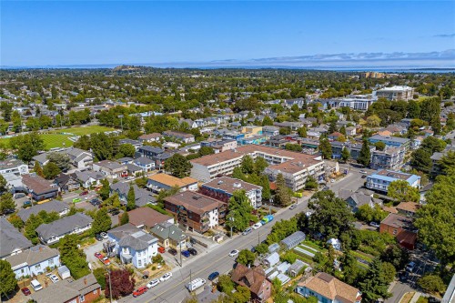 102-1028 Balmoral Rd, Victoria, BC - Outdoor With View