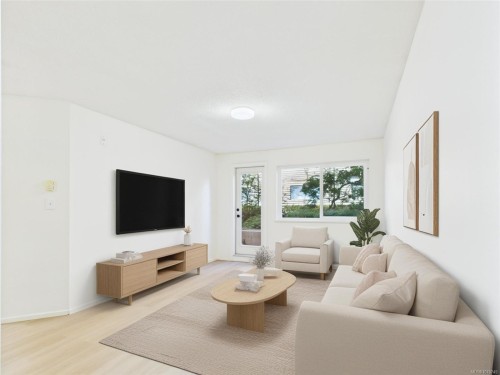 102-1028 Balmoral Rd, Victoria, BC - Indoor Photo Showing Living Room